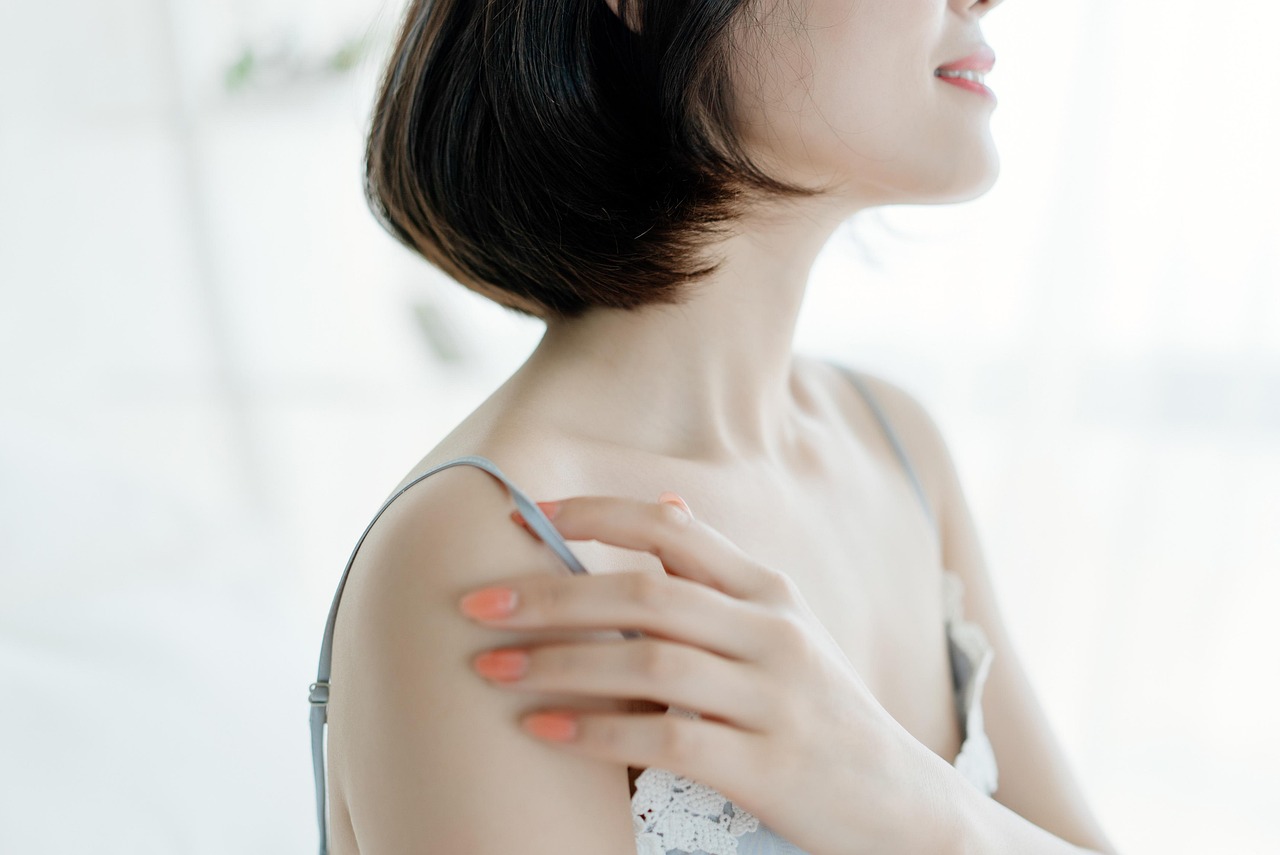 悲劇背后，女明星跳樓事件引人深思